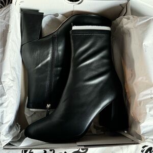 NWT Aldo Haucan Bootie black leather size 9